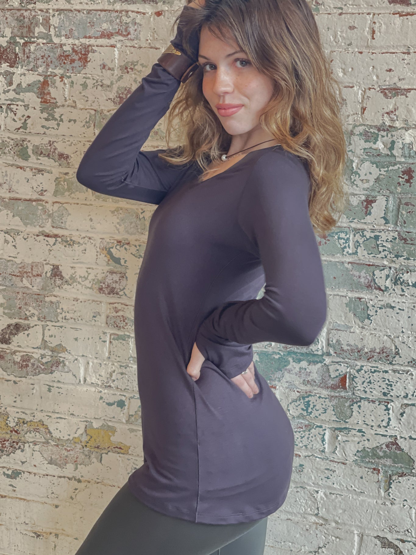 bamboo carbon vneck long sleeve top with fir base leggings
