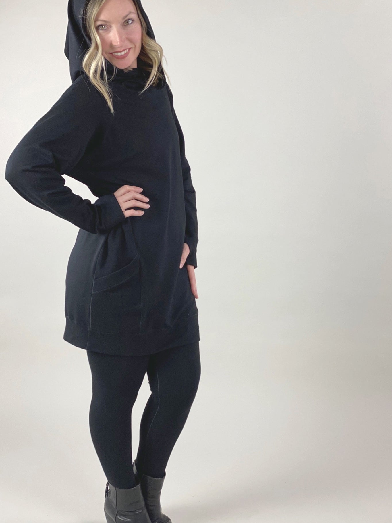 angel Erika is 5'0" and wearing size cloud 