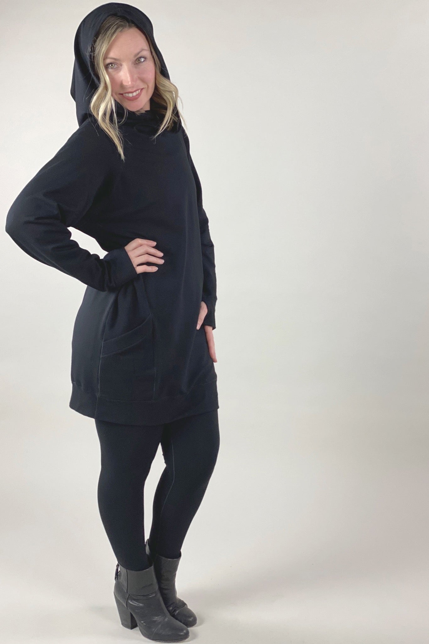 angel Erika is 5'0" and wearing size cloud 