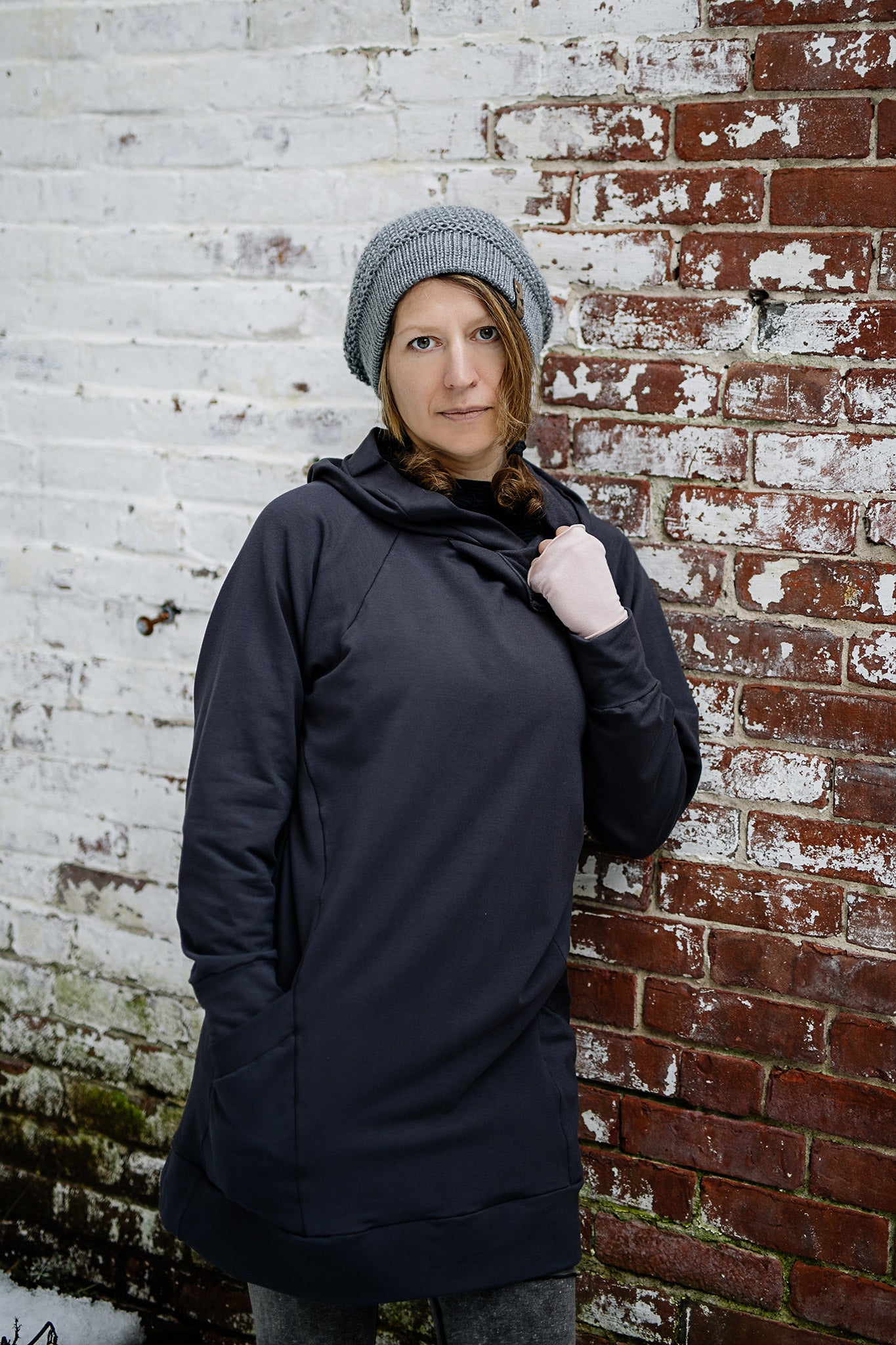 maeve hooded pullover in carbon