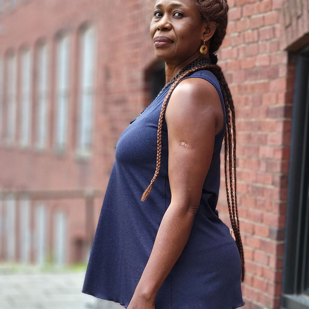 daisy tunic tank top in midnight