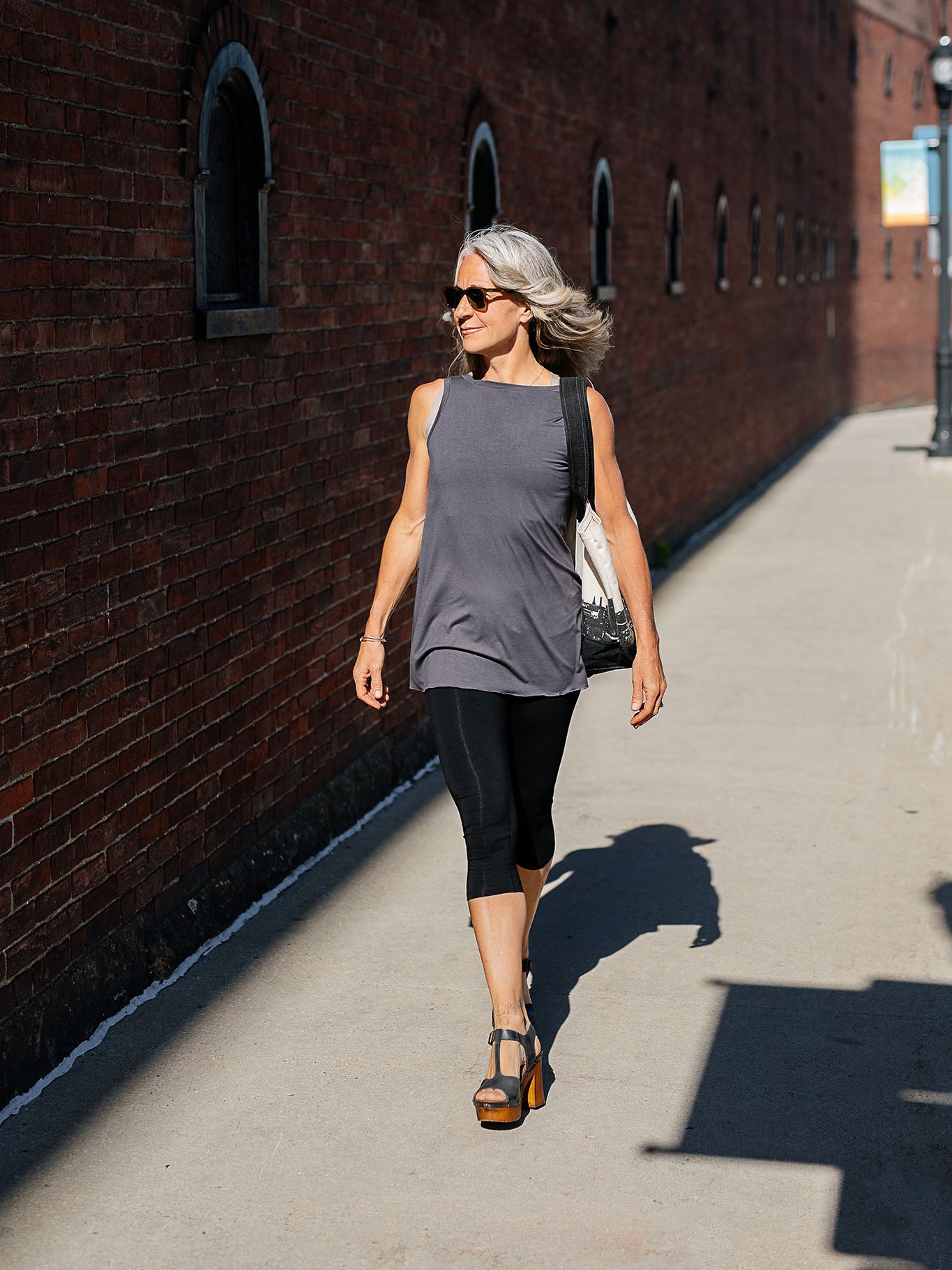 daisy tunic tank top in carbon styled with black capri