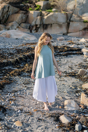 daisy tunic tank in glass worn backwards over white petal pant