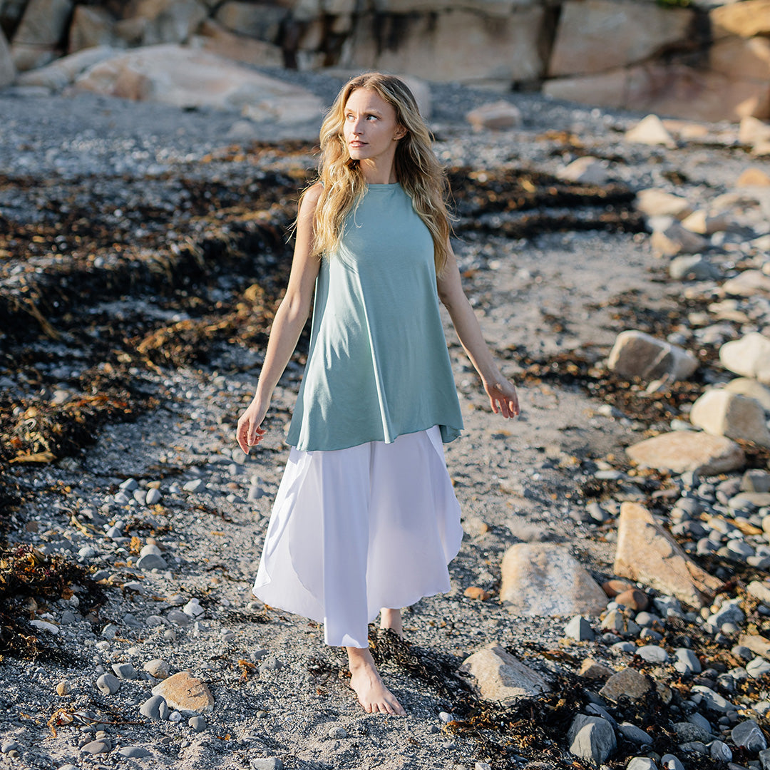 daisy tunic tank in glass worn backwards over white petal pant