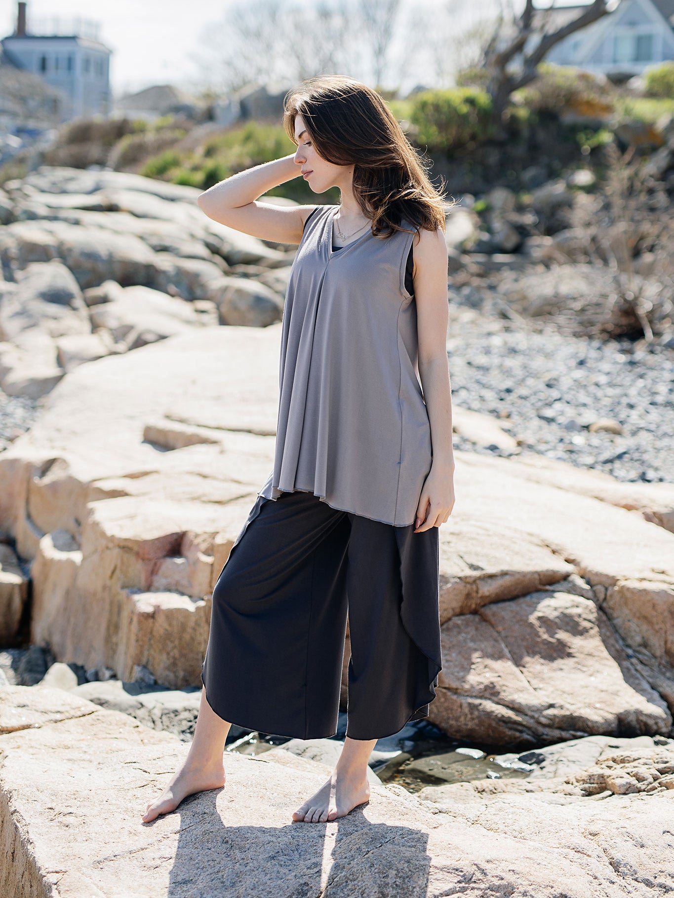 daisy tunic tank in moon over carbon petal pant