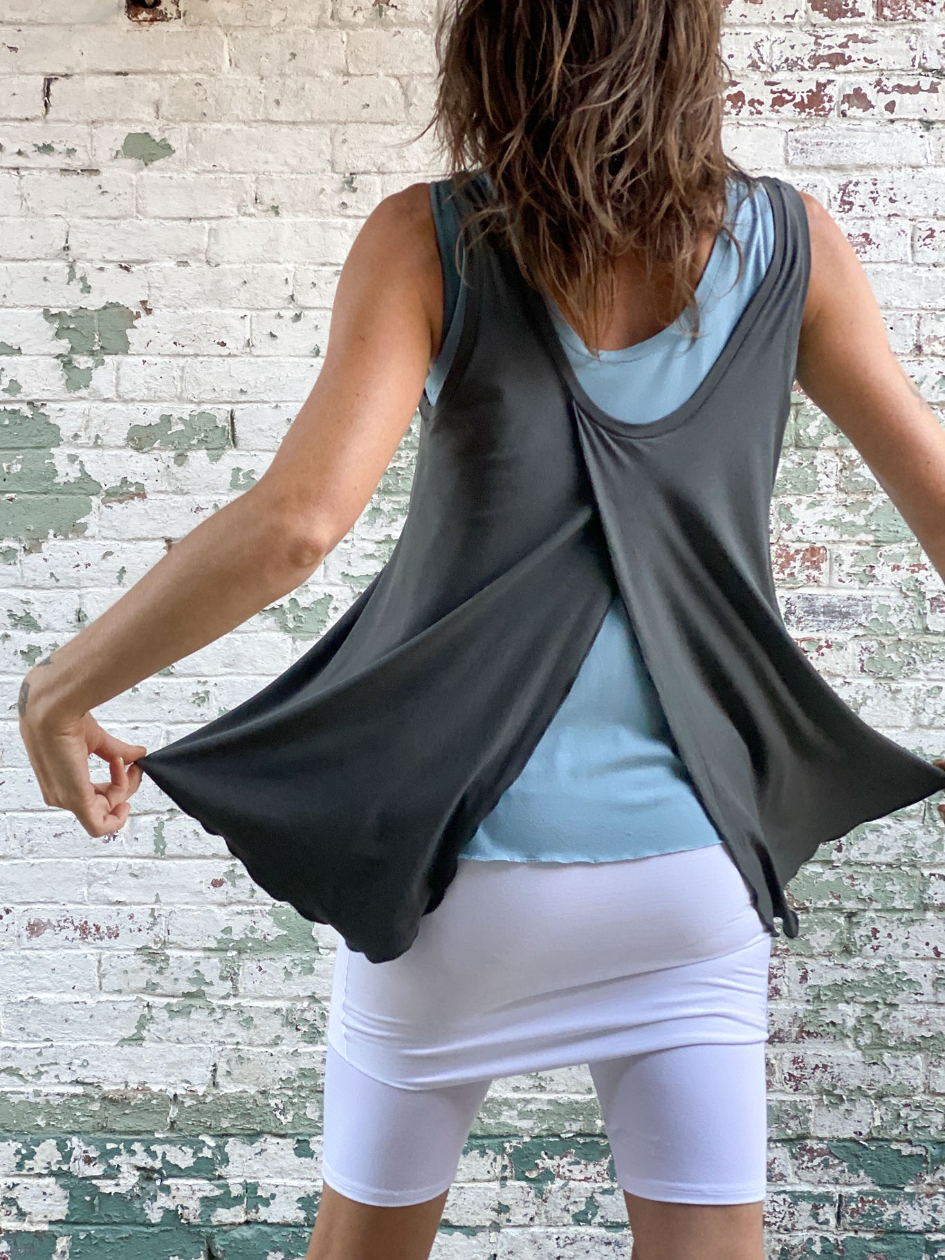 hiker convertible short in white with tulip top in ore