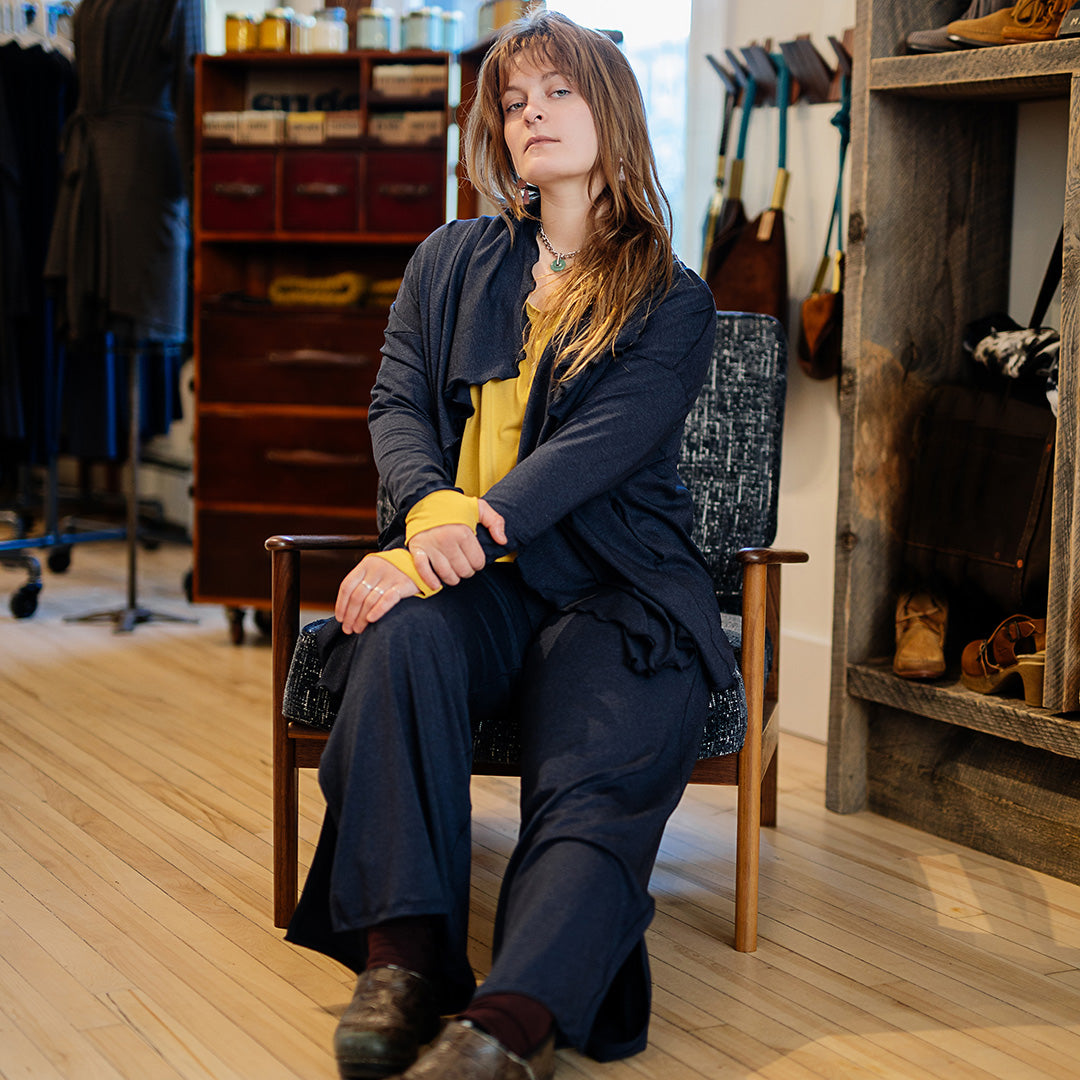 harlow elegant convertible wide leg pant in midnight with amber pop top and midnight river jacket