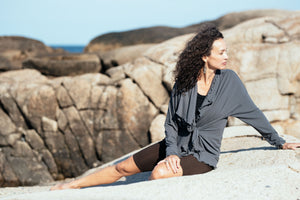 hiker convertible short in peat with river jacket in ore