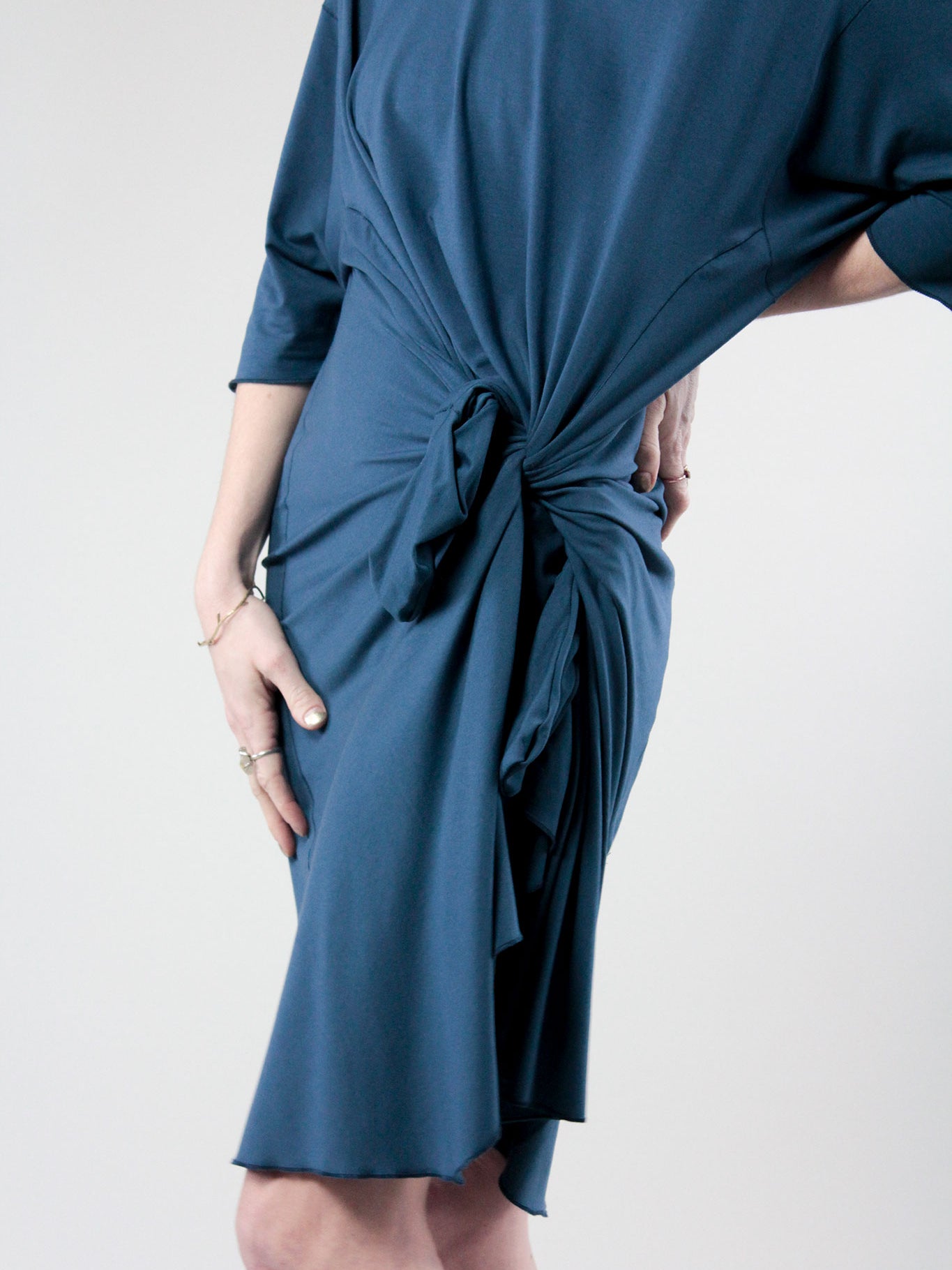 tide in tissue lake with pockets tied in front