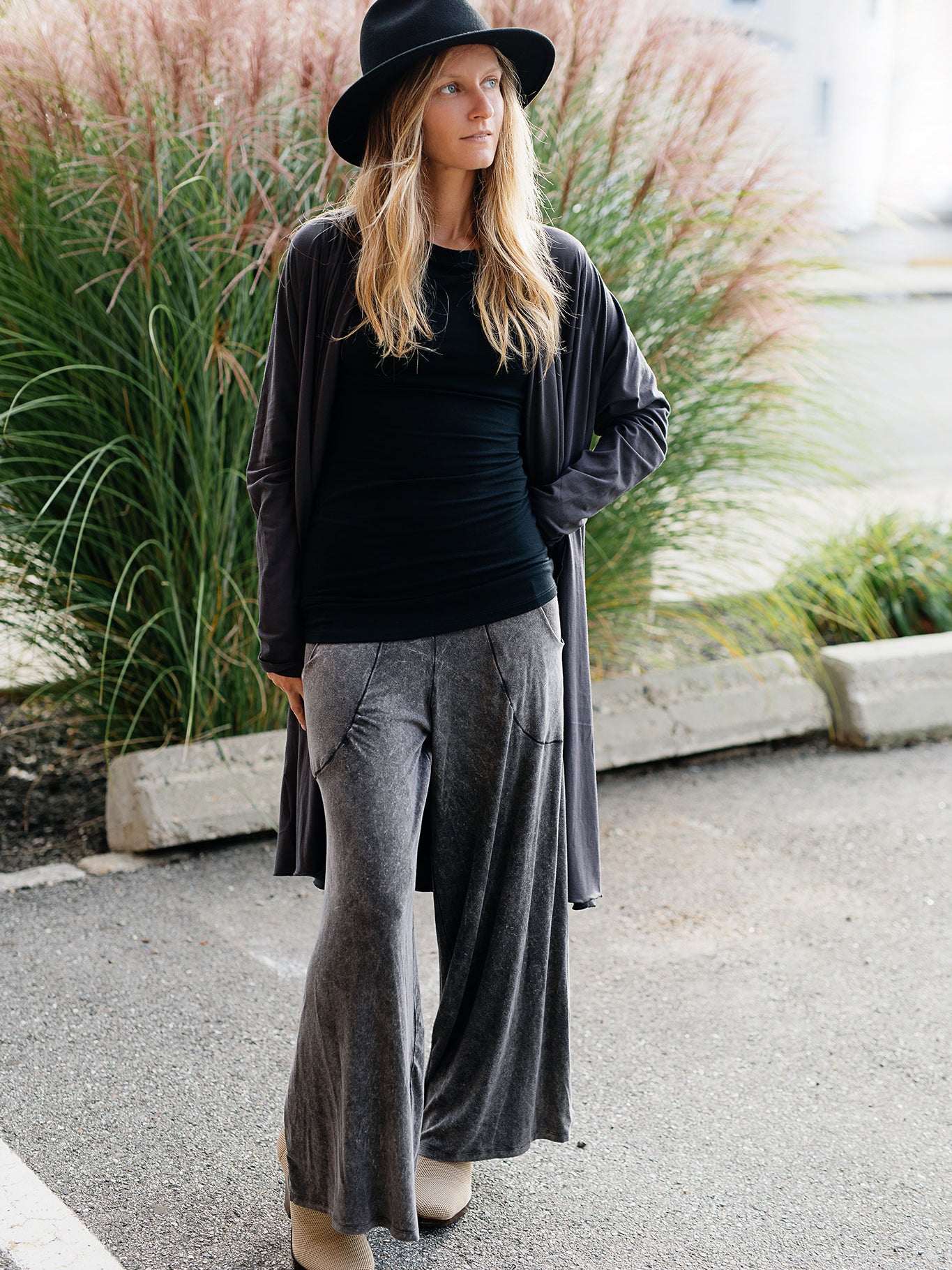 harlow elegant convertible wide leg pant in mineral with carbon riding jacket