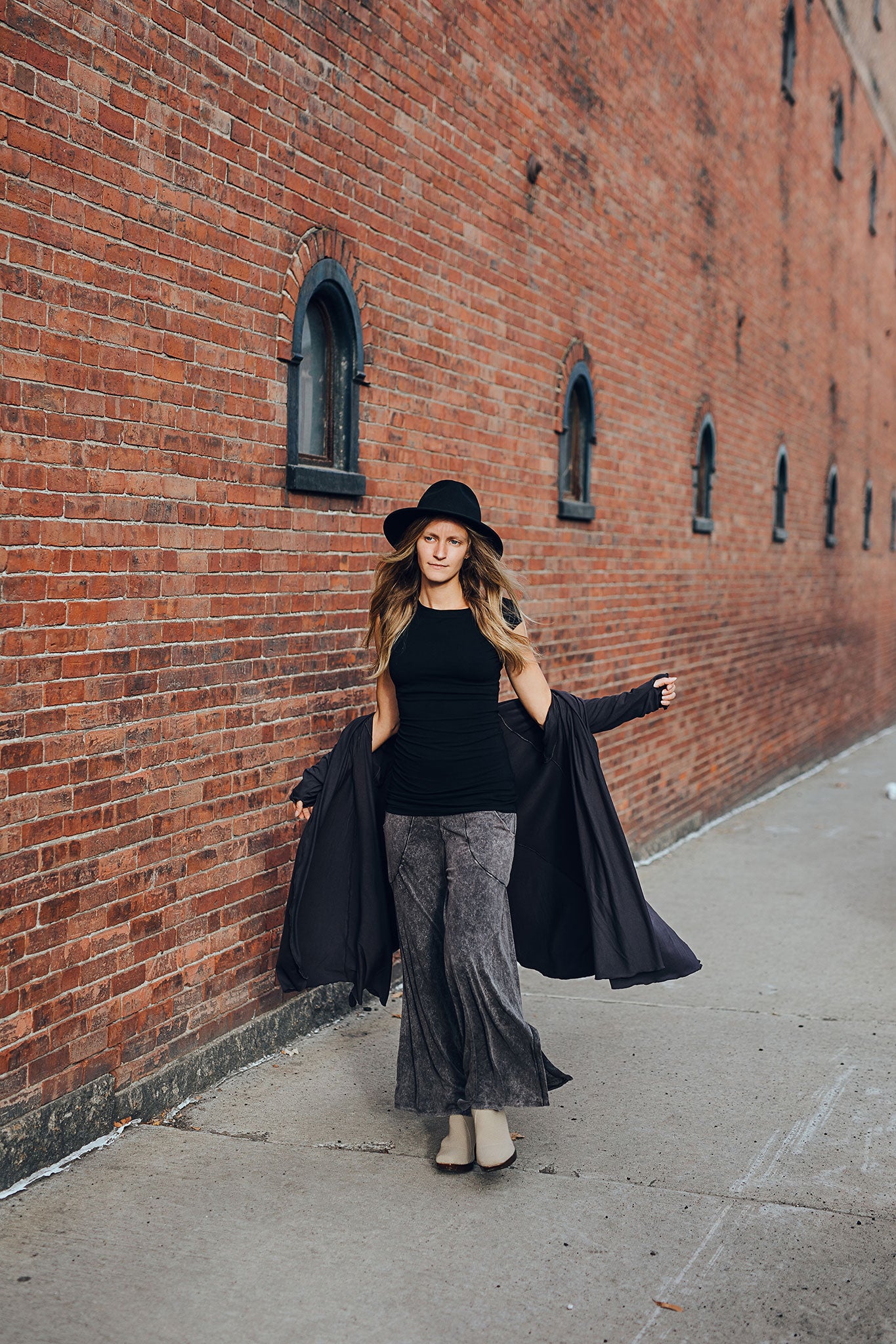 harlow elegant convertible wide leg pant in mineral with carbon riding coat