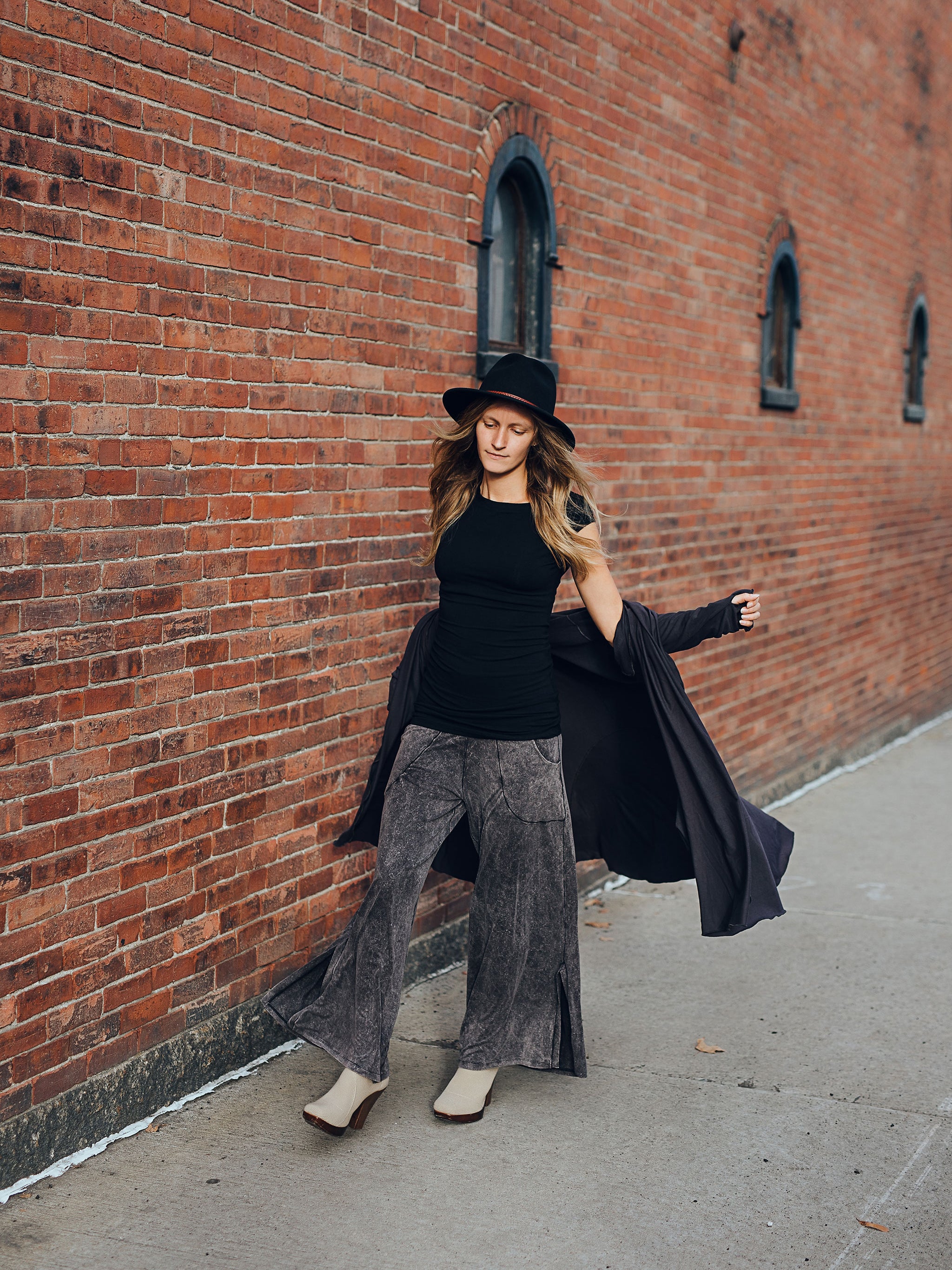 harlow elegant convertible wide leg pant in mineral with carbon riding coat