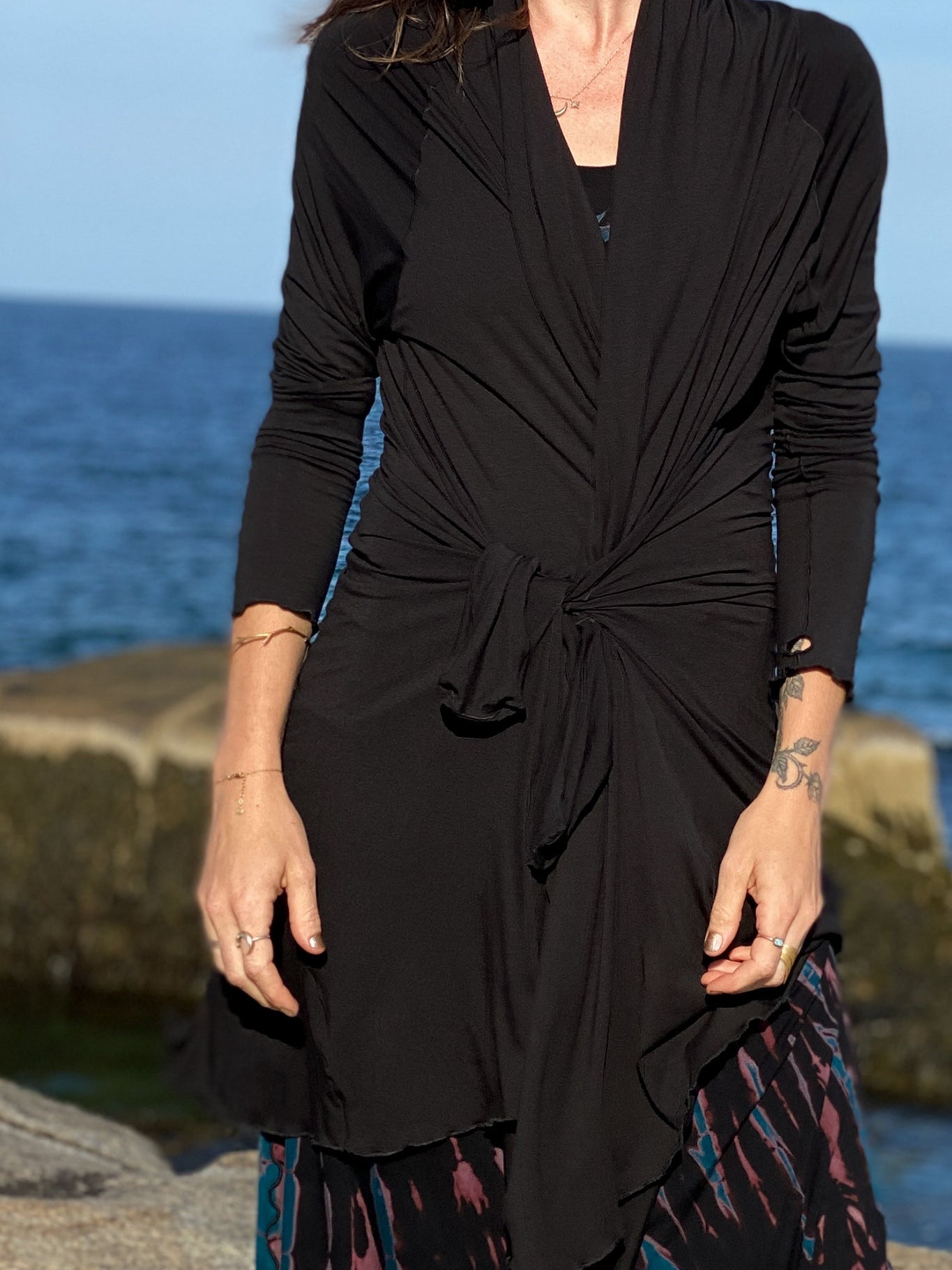 garden coat in tissue black with pockets tied in front