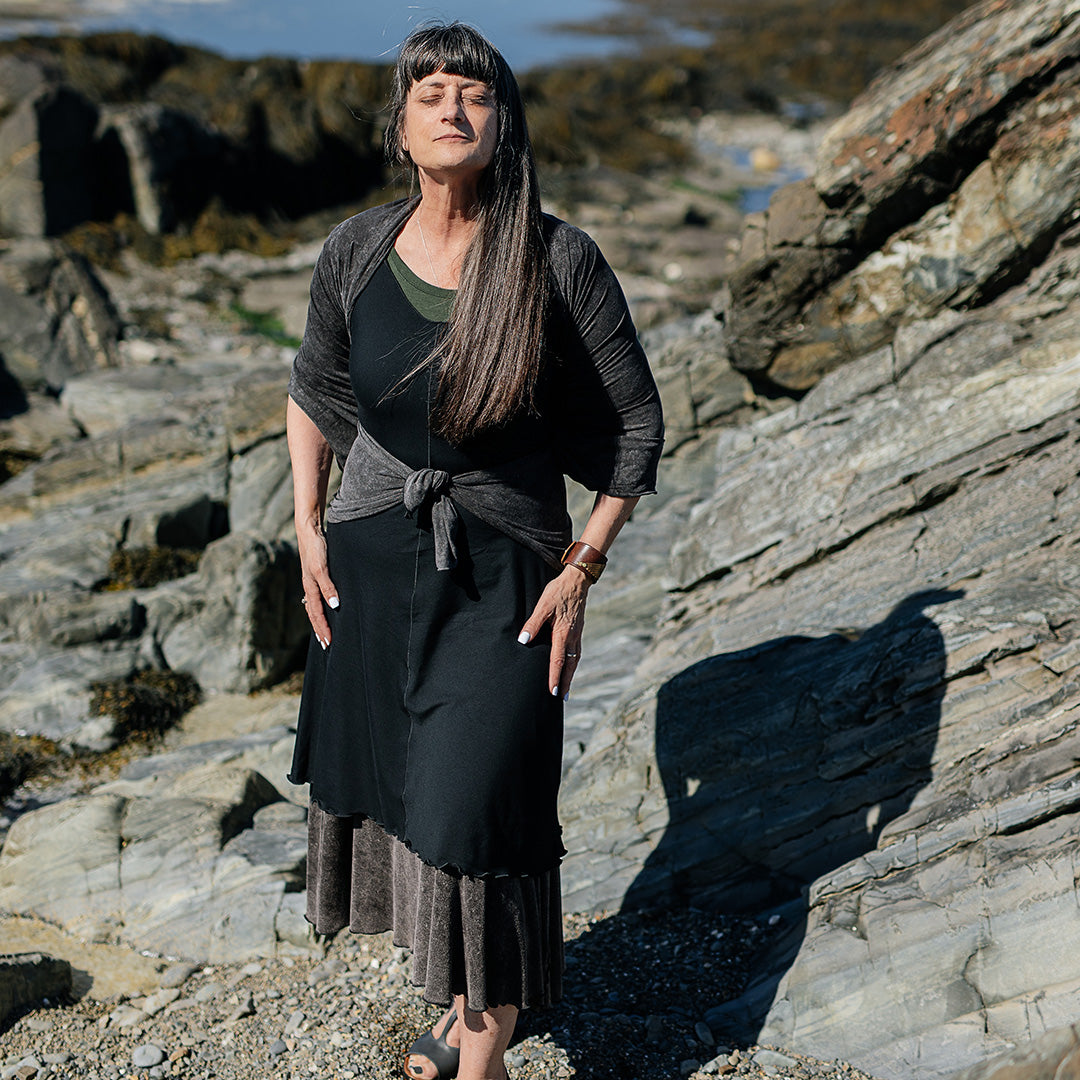 angelrox® shawl airy elegance in mineral + flare black 