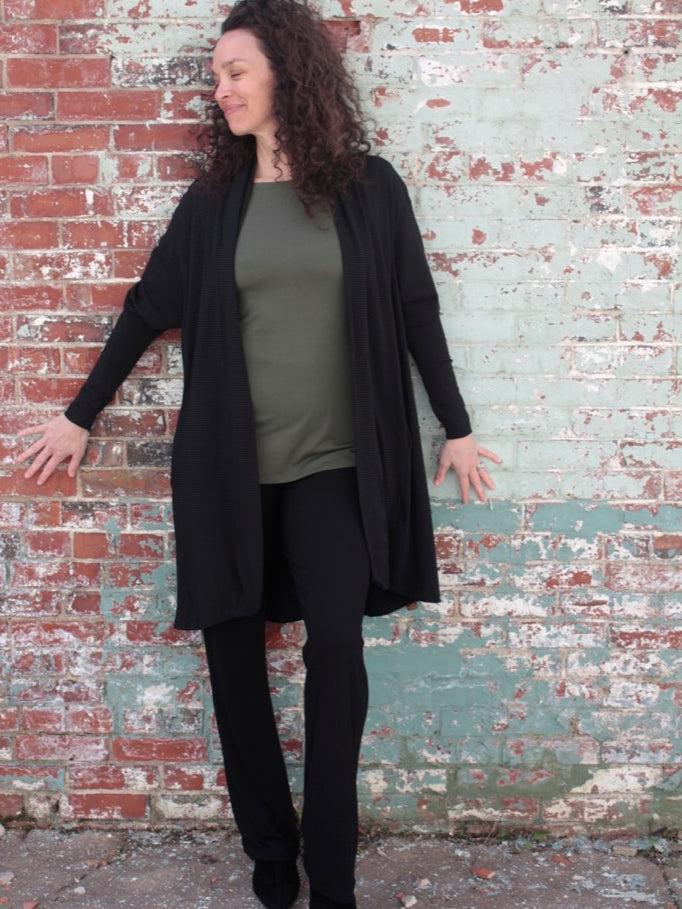 suger trouser in black with subtle black coco jacket