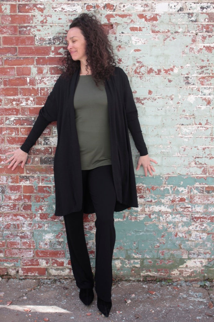 suger trouser in black with subtle black coco jacket