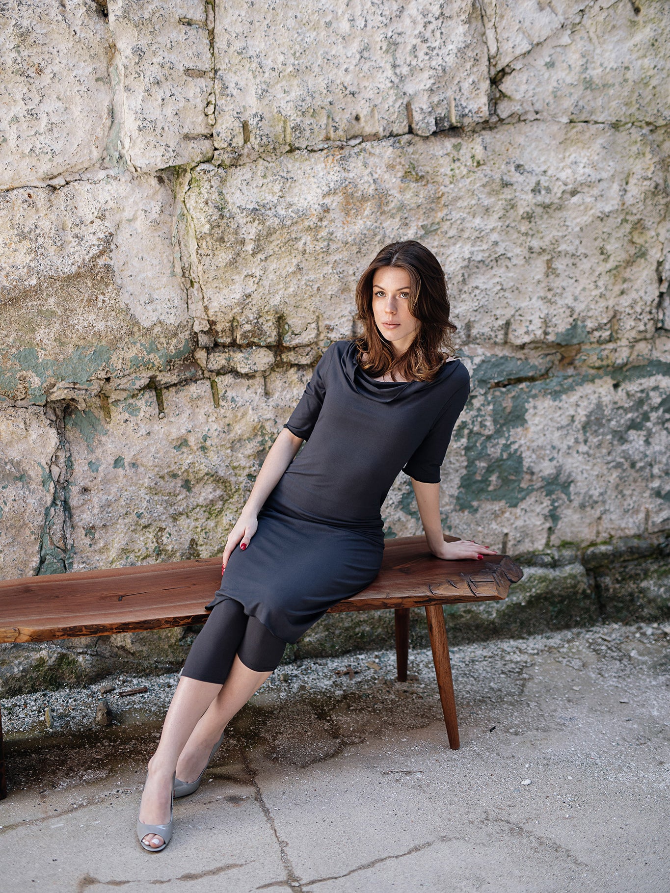 graceful dress in carbon with capri base legging in carbon