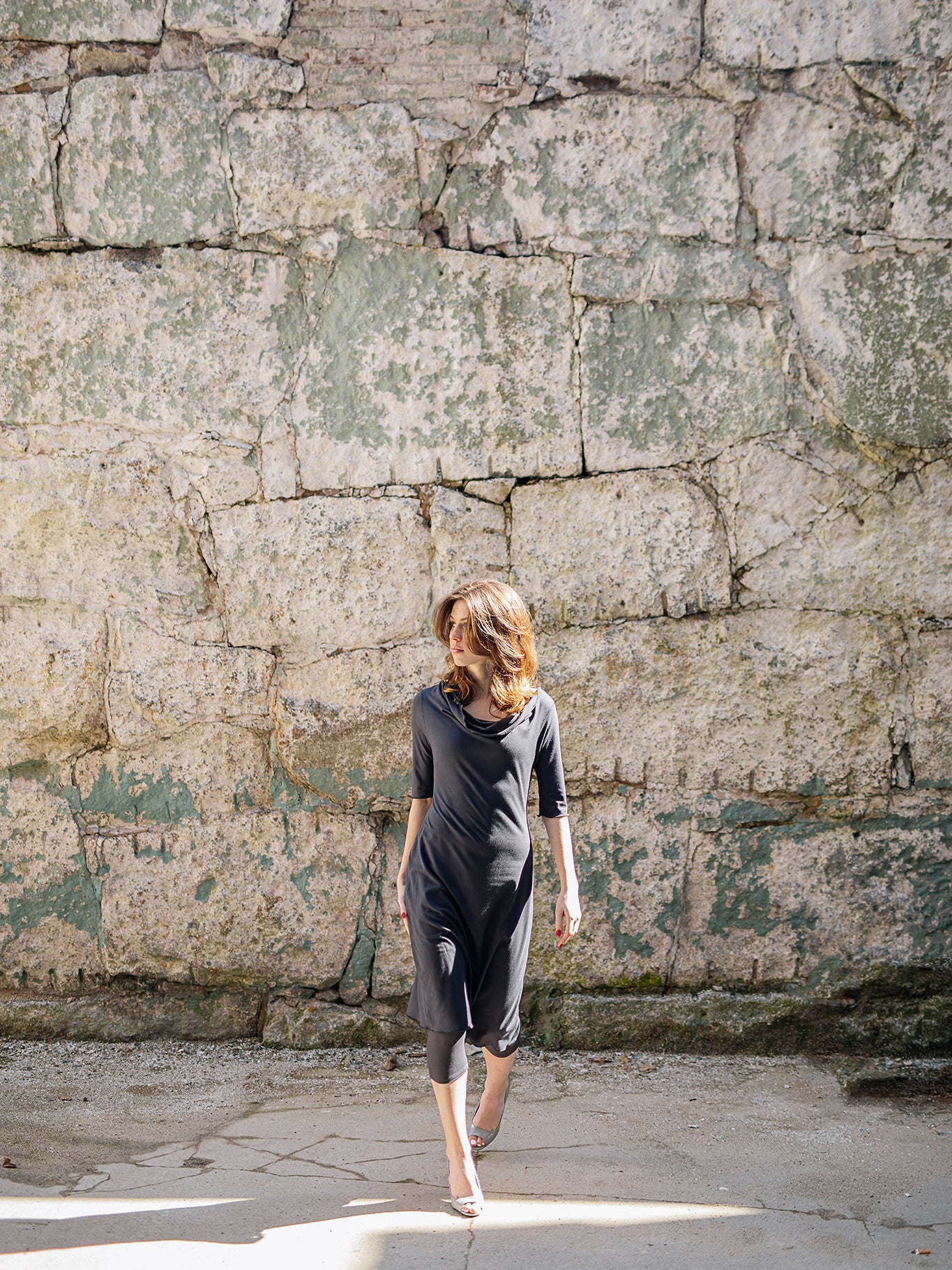 graceful dress in carbon with capri base legging in carbon