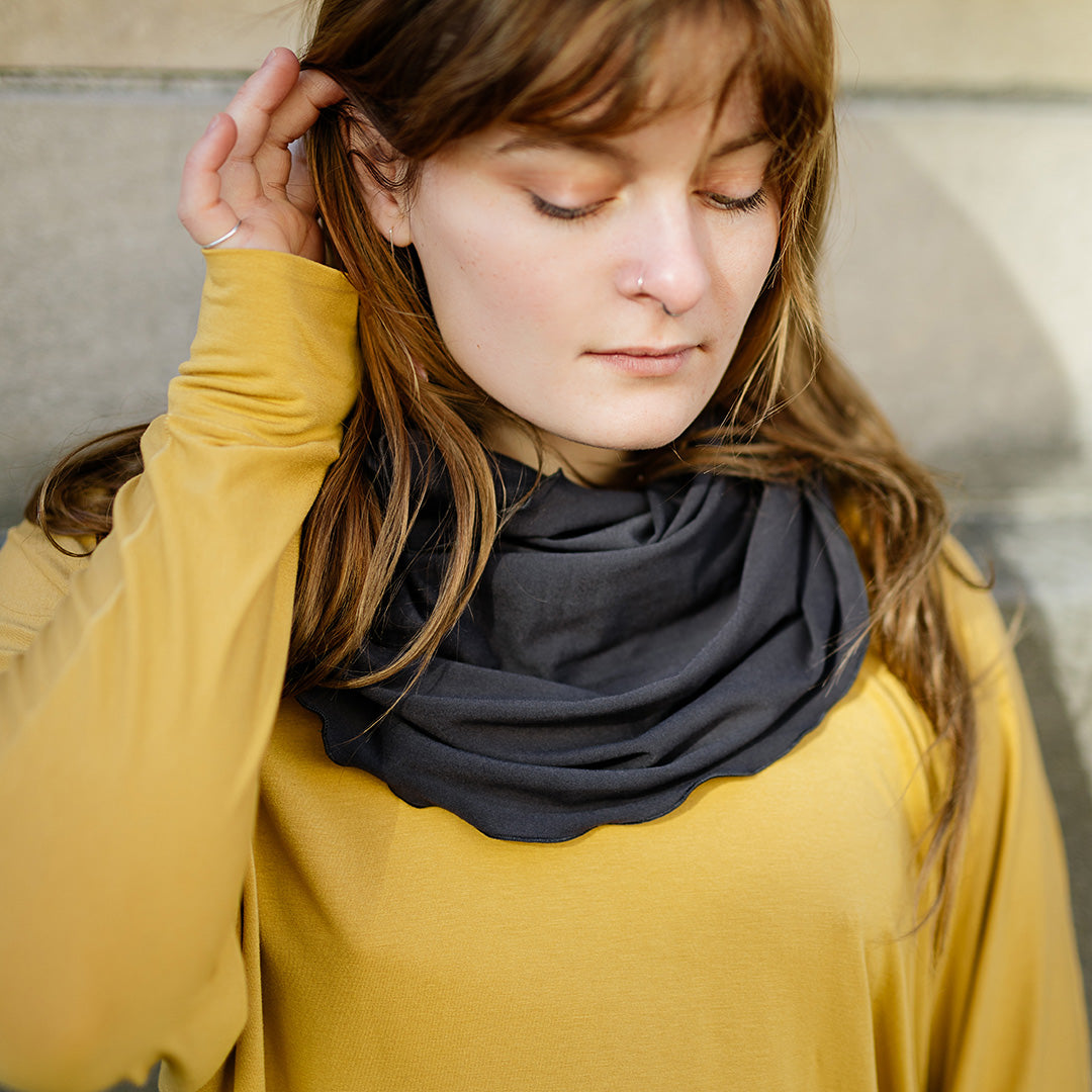 hourglass in carbon with poptop in amber