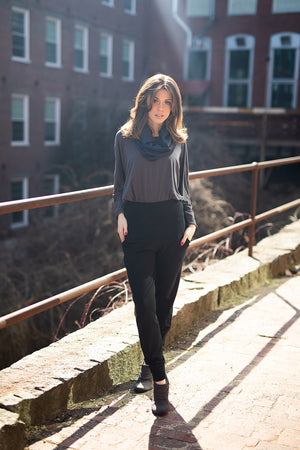 jogger in black with pop top in carbon and hourglass in midnight around neck