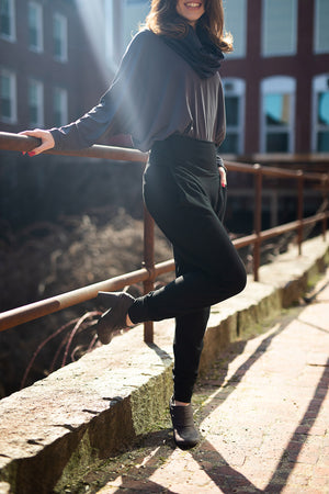 jogger in black with pop top in carbon and hourglass in midnight around neck