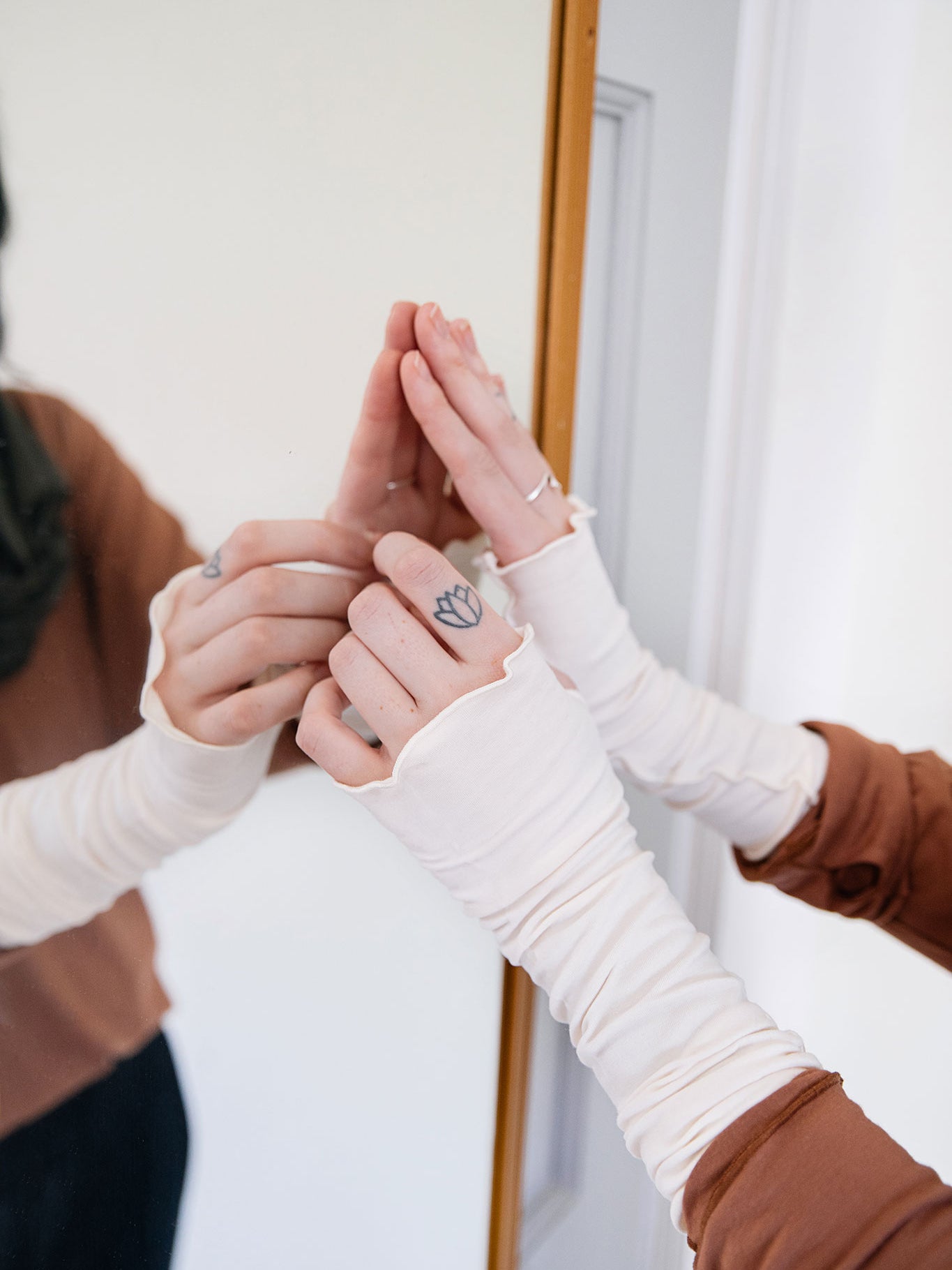 opera sleeves in milk with cedar pop top