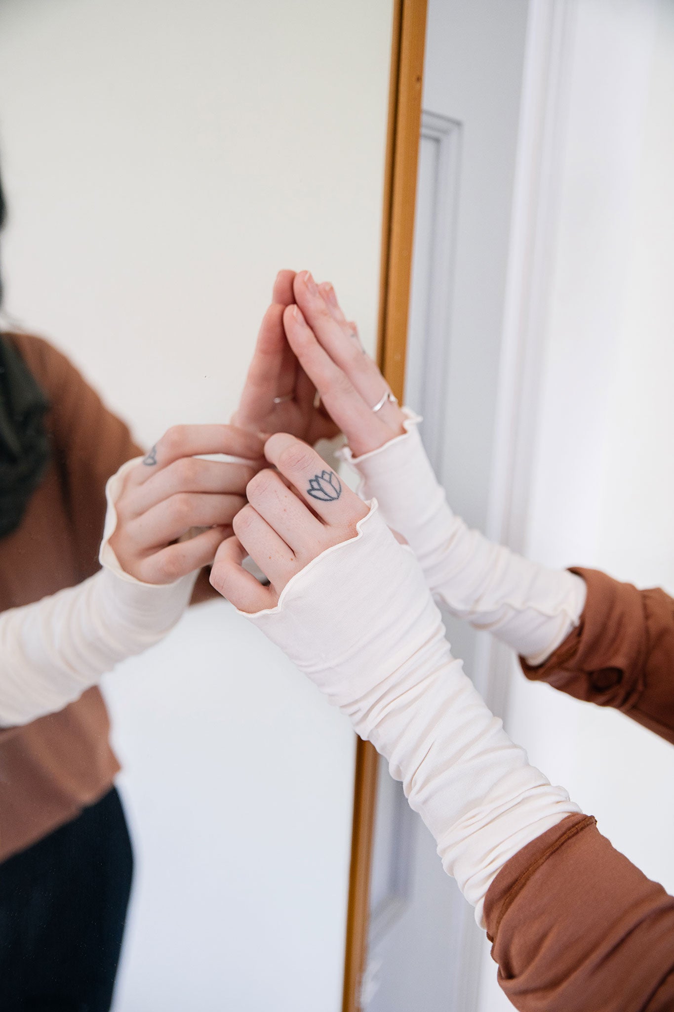 opera sleeves in milk with cedar pop top