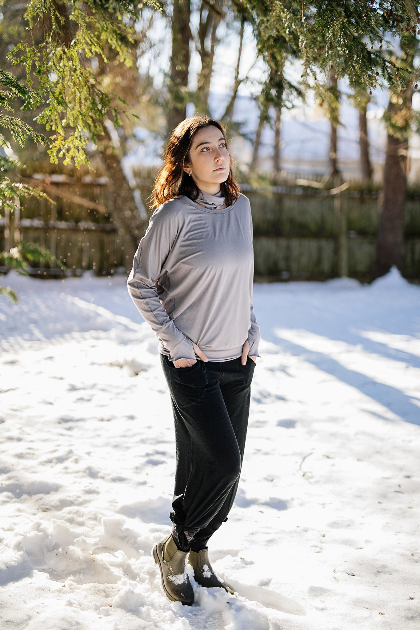 harlow elegant convertible wide leg pant in black and pop top in moon