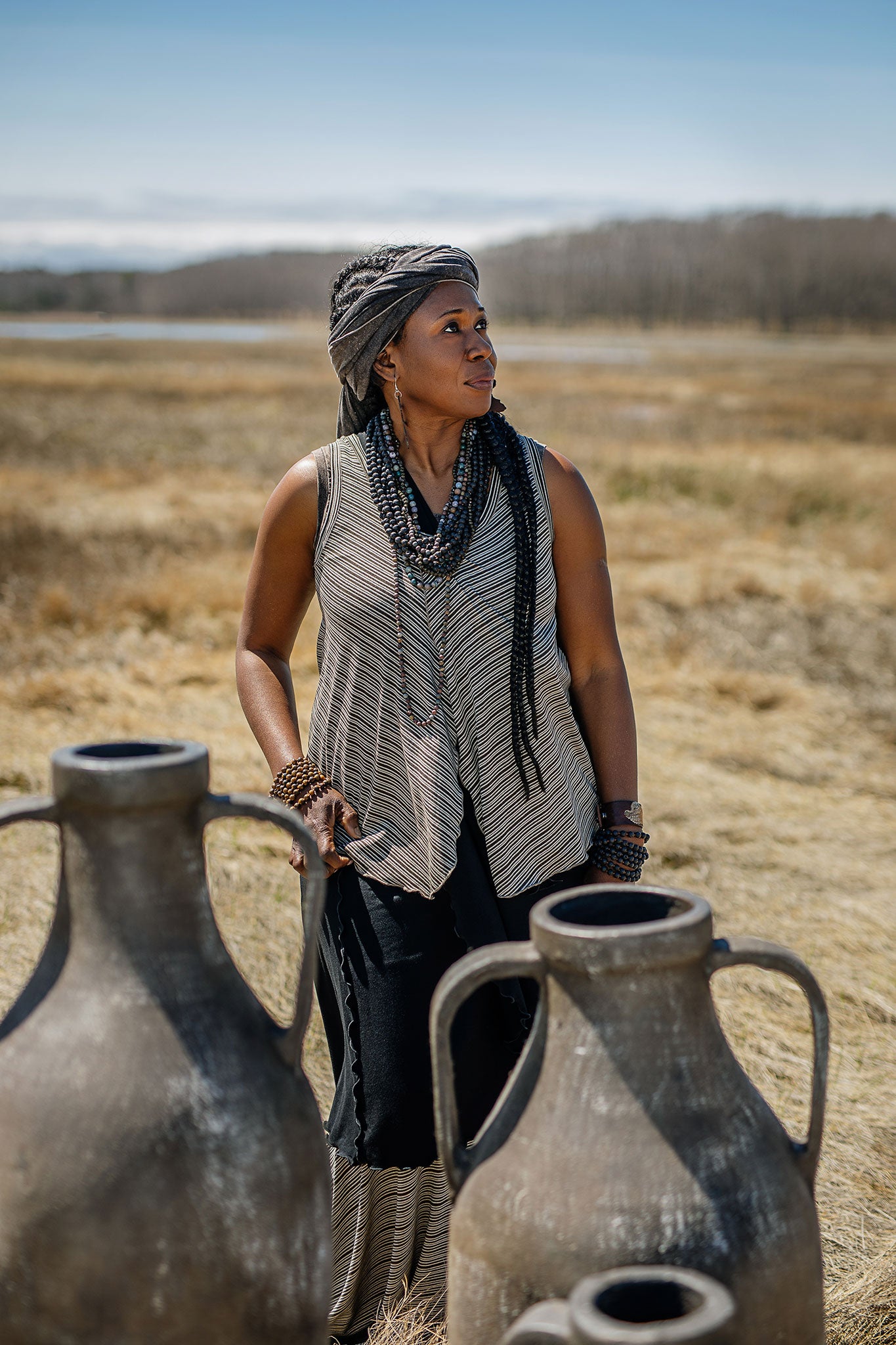 suger® tulip tissue tank in earth stripe paired with mineral prima + black wrap