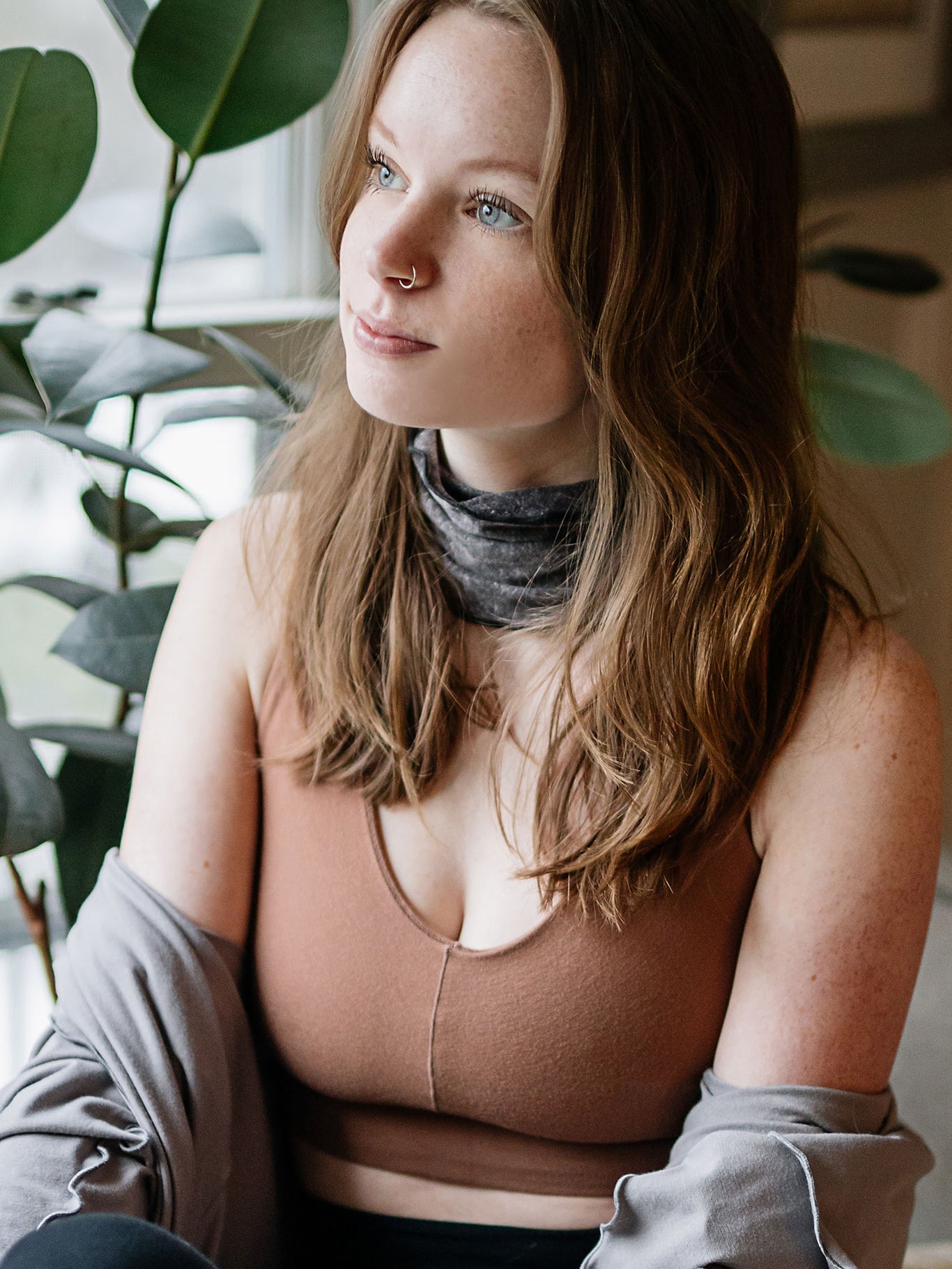 mineral black stitch band around neck paired with cedar balance bra