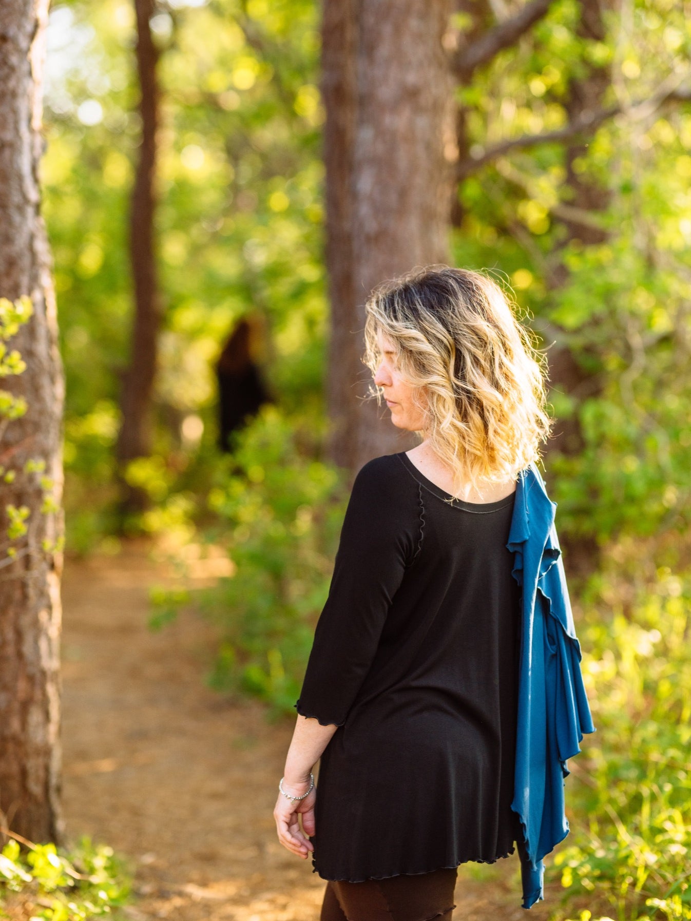 angelrox swing top in black