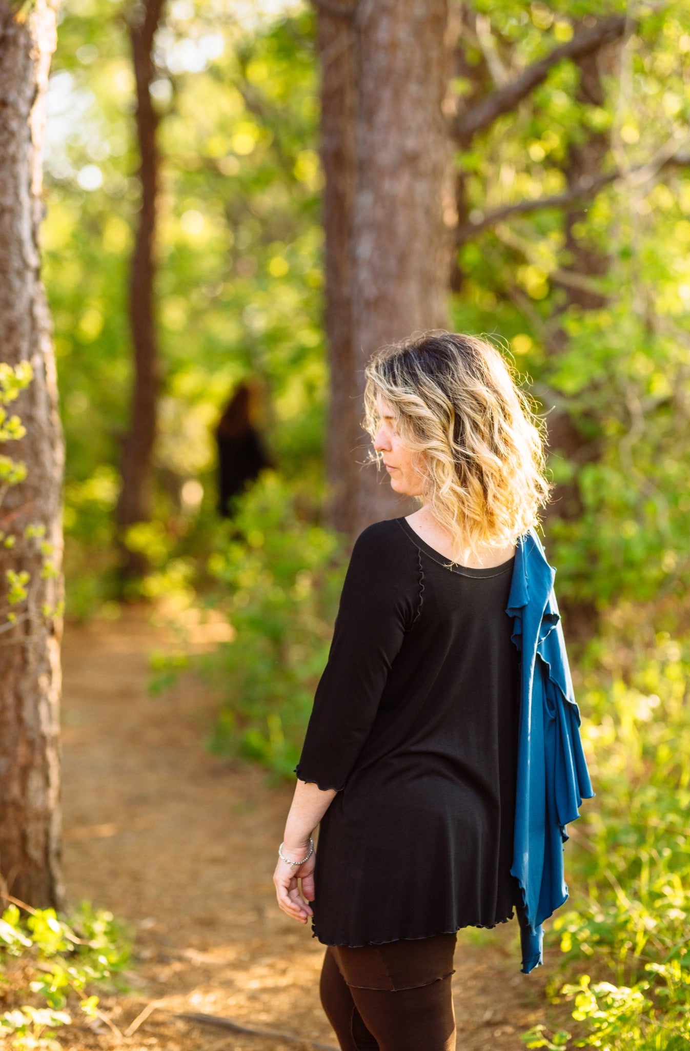 angelrox swing top in black