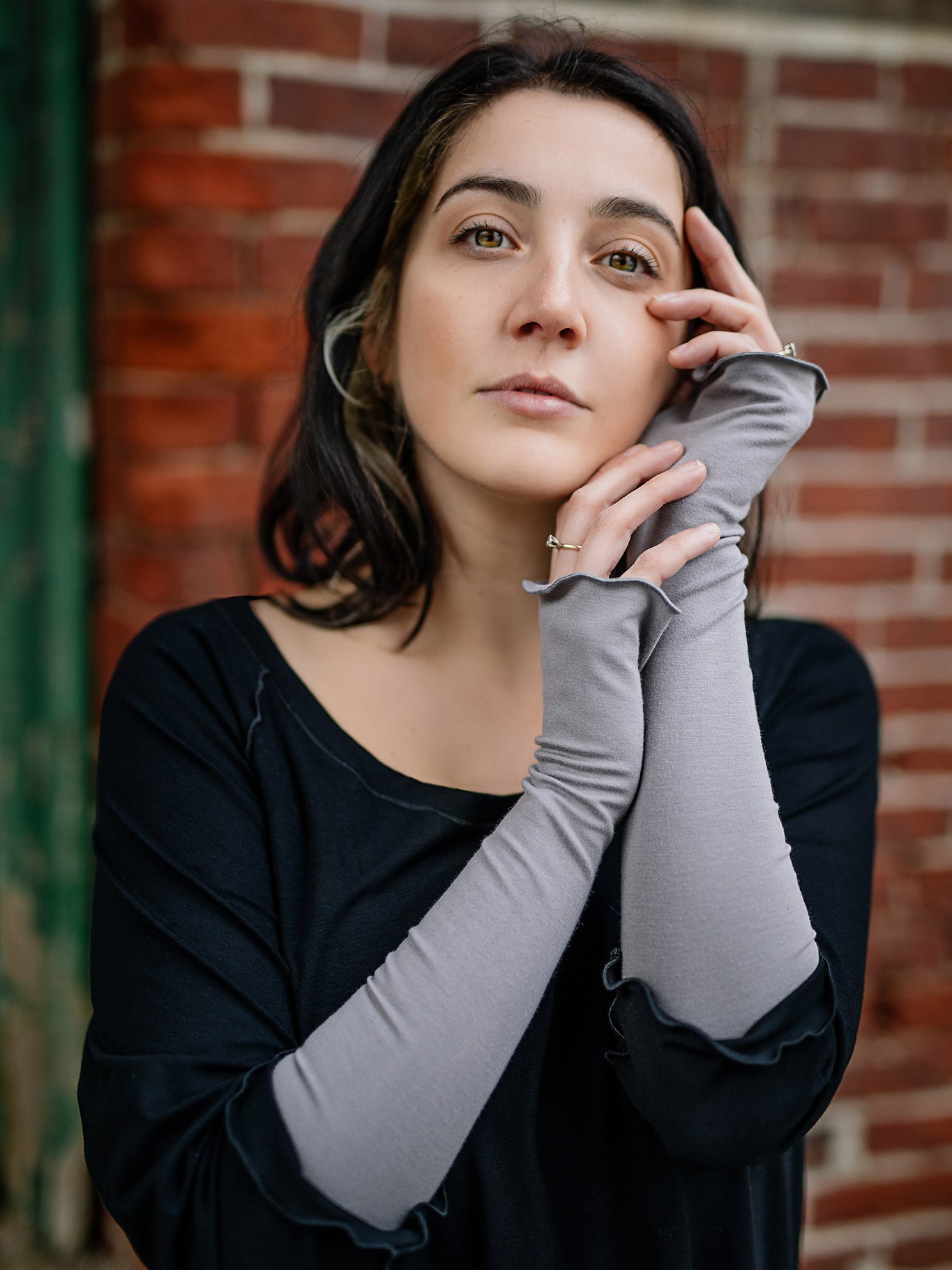 opera sleeves in moon with swing top in black