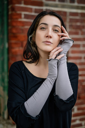 opera sleeves in moon with swing top in black