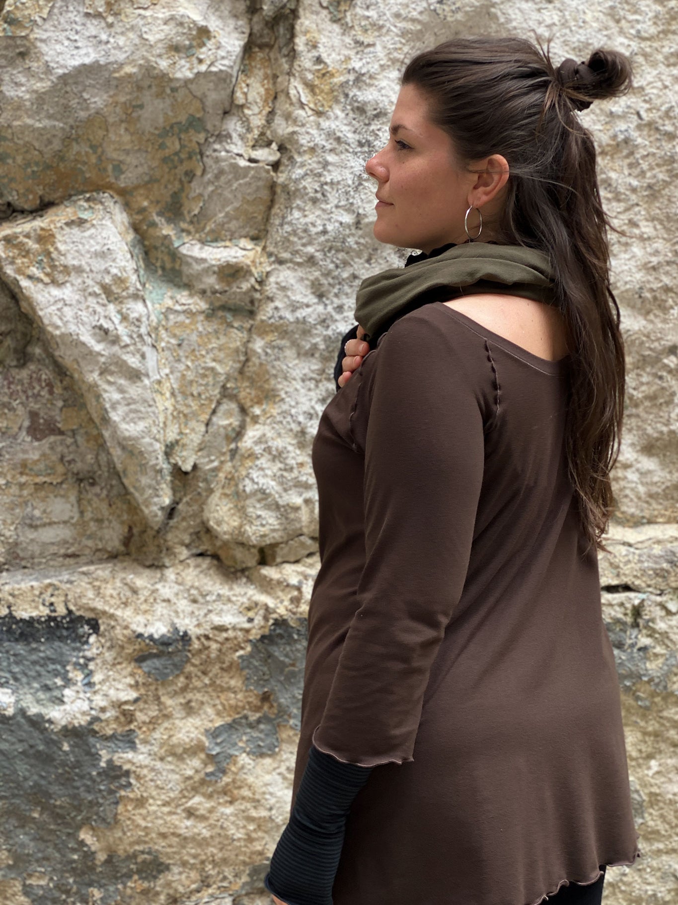 angelrox swing top in peat with olive loop