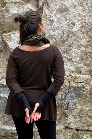 angelrox swing top in peat with subtle black opera sleeves