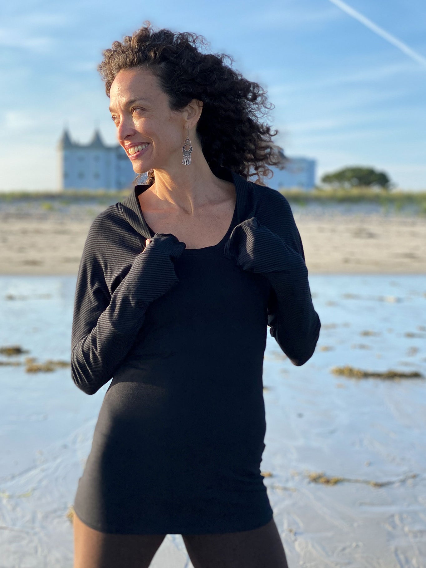 subtle black shrug with our black core + peat hiker