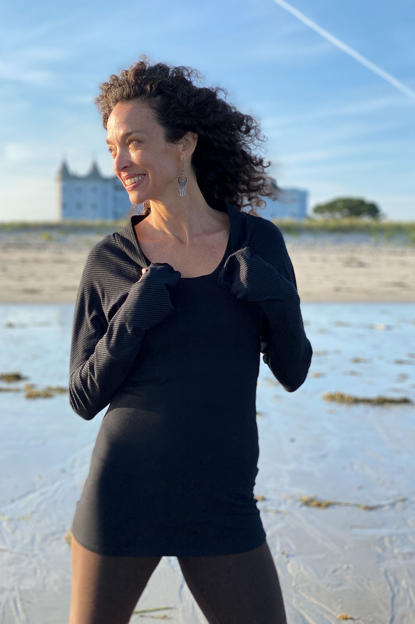 subtle black shrug with our black core + peat hiker