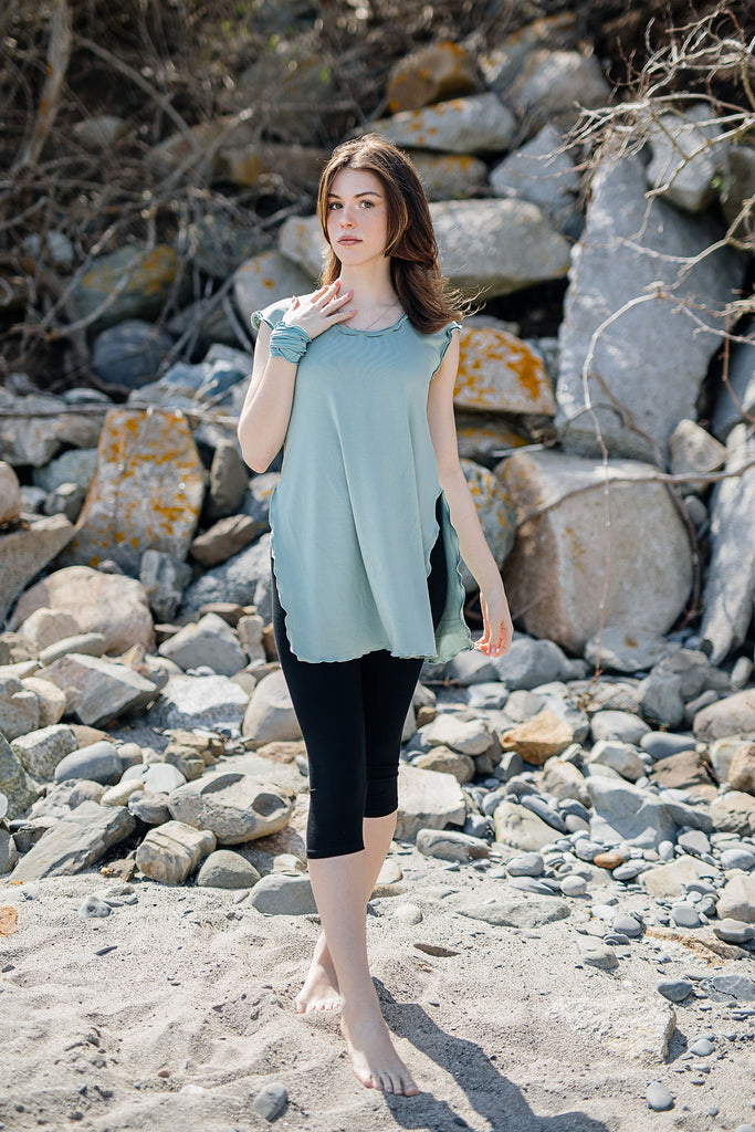 doublet layer top in glass with black capri legging