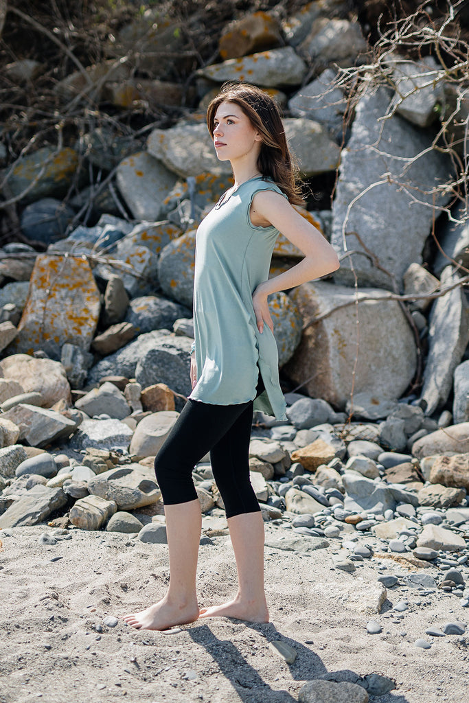 doublet layer top in glass with black capri legging