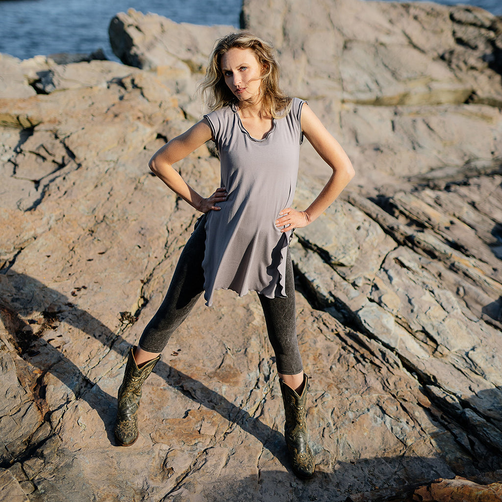 doublet layer top in moon with mineral capri legging