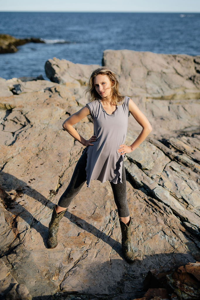 doublet layer top in moon with mineral capri legging