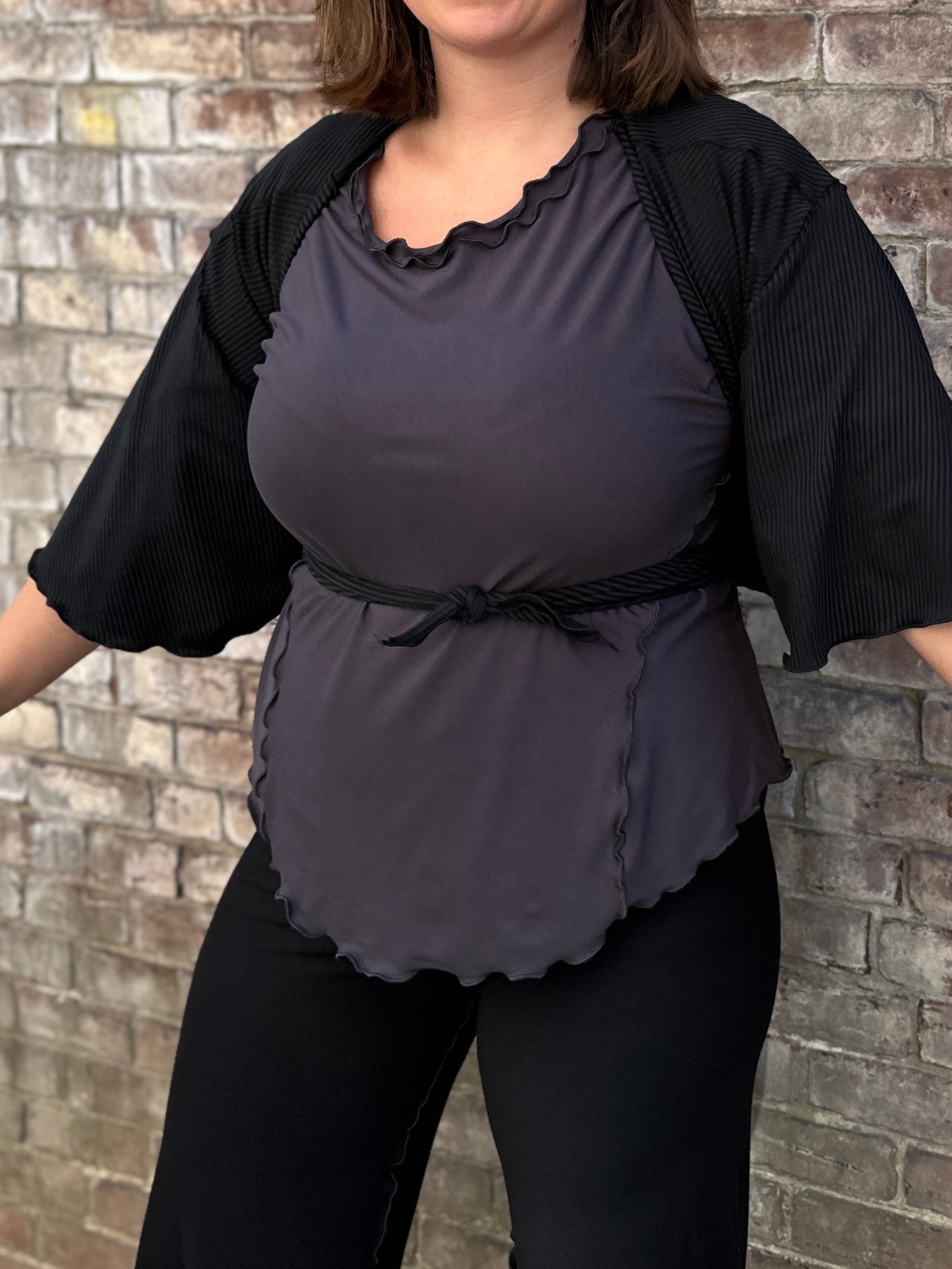 flutter summer jacket in subtle black