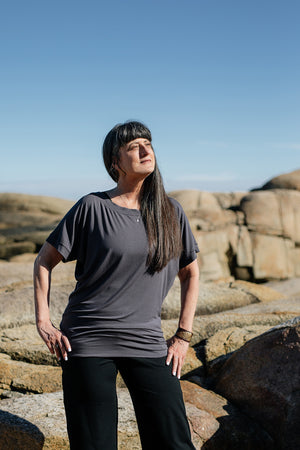 flash off shoulder top in carbon paired with black kick