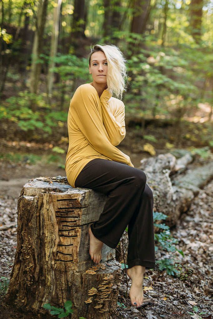 pop top in amber with bloom pant in peat