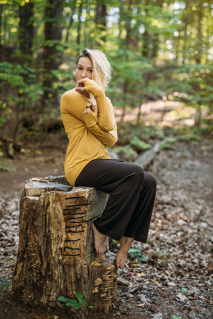 bloom pant in peat and pop top in amber