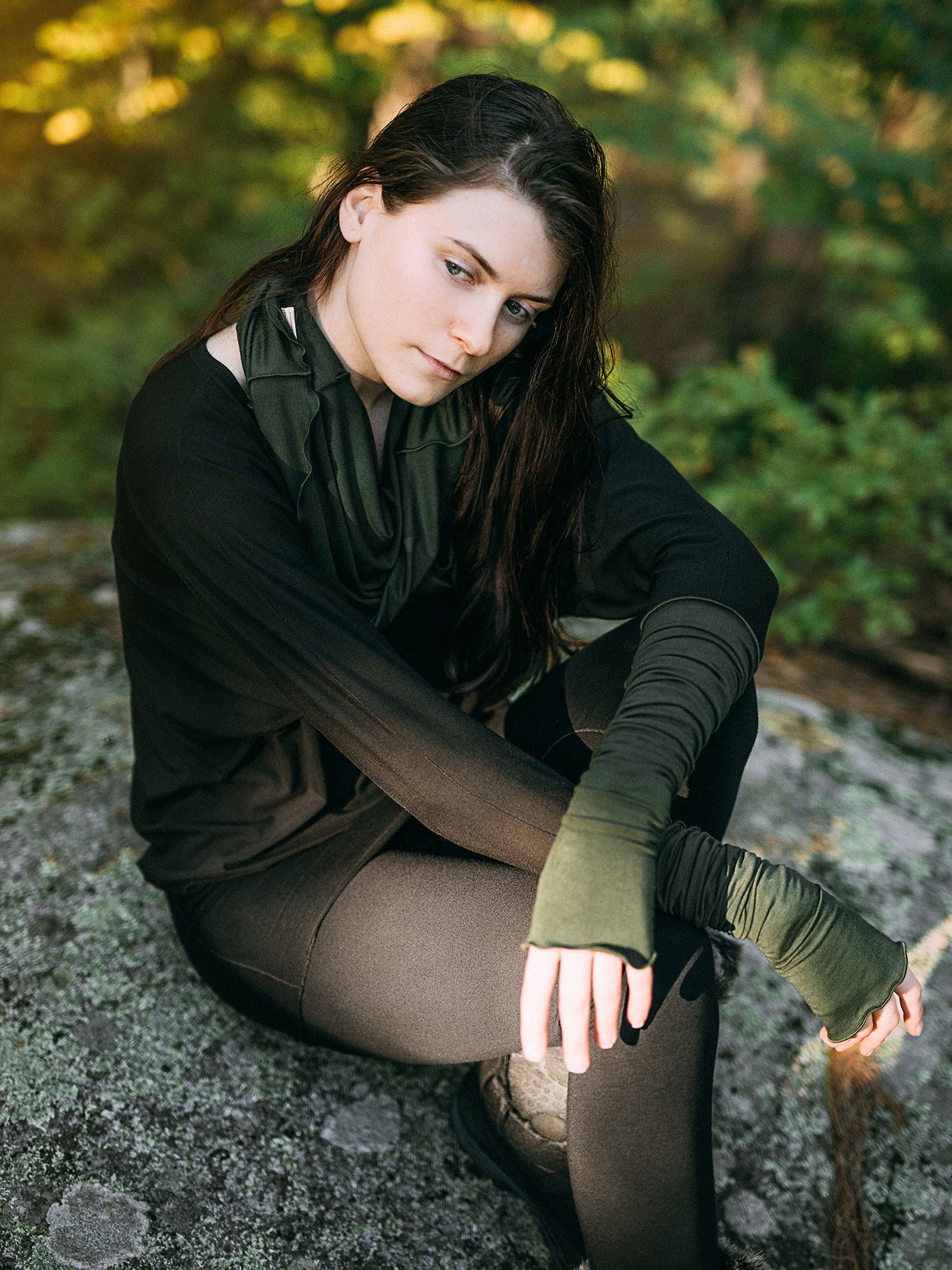 opera sleeve gloves fingerless in fir styled with black pop top + black hourglass + black climber