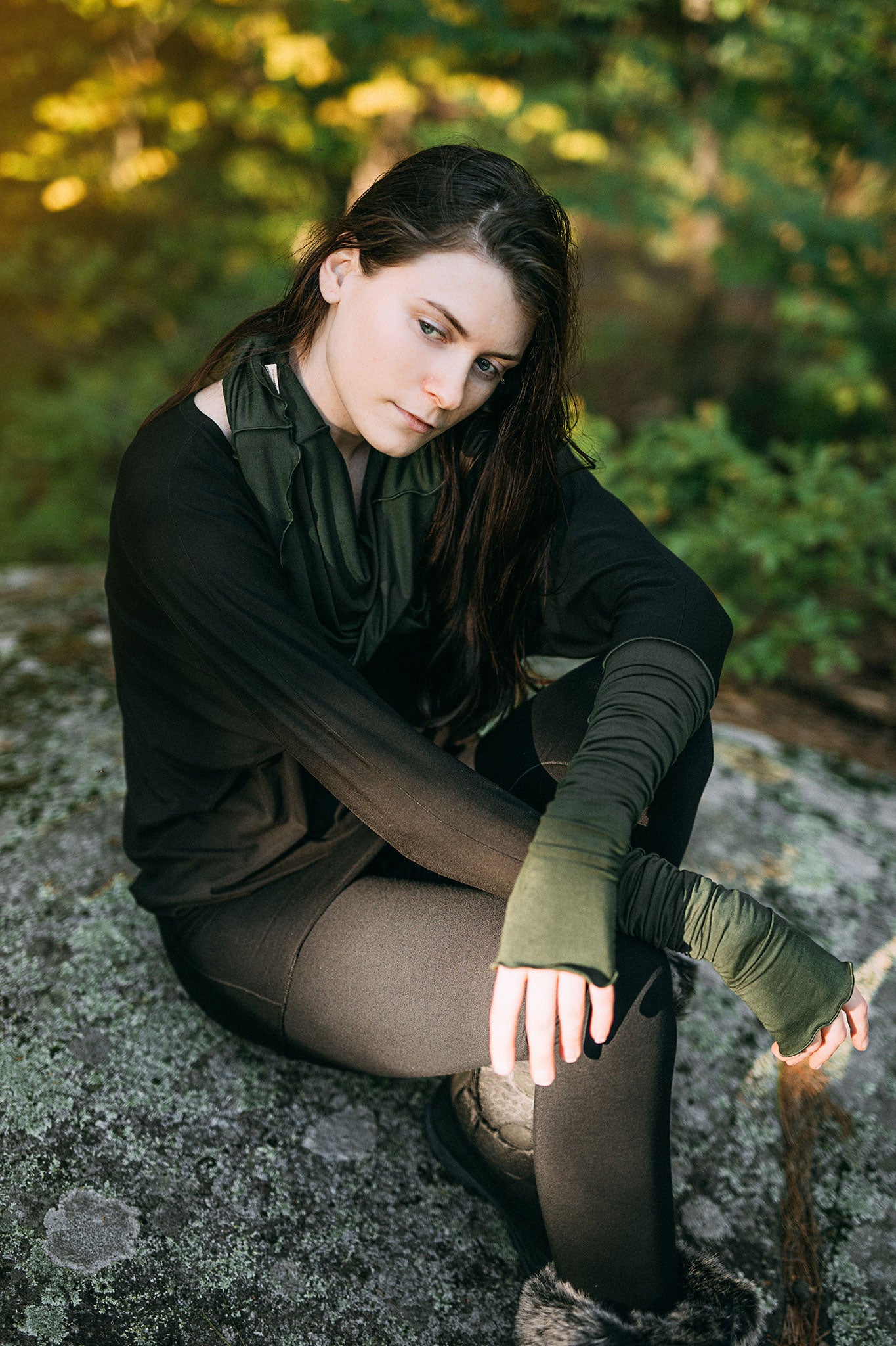 opera sleeve gloves fingerless in fir styled with black pop top + black hourglass + black climber