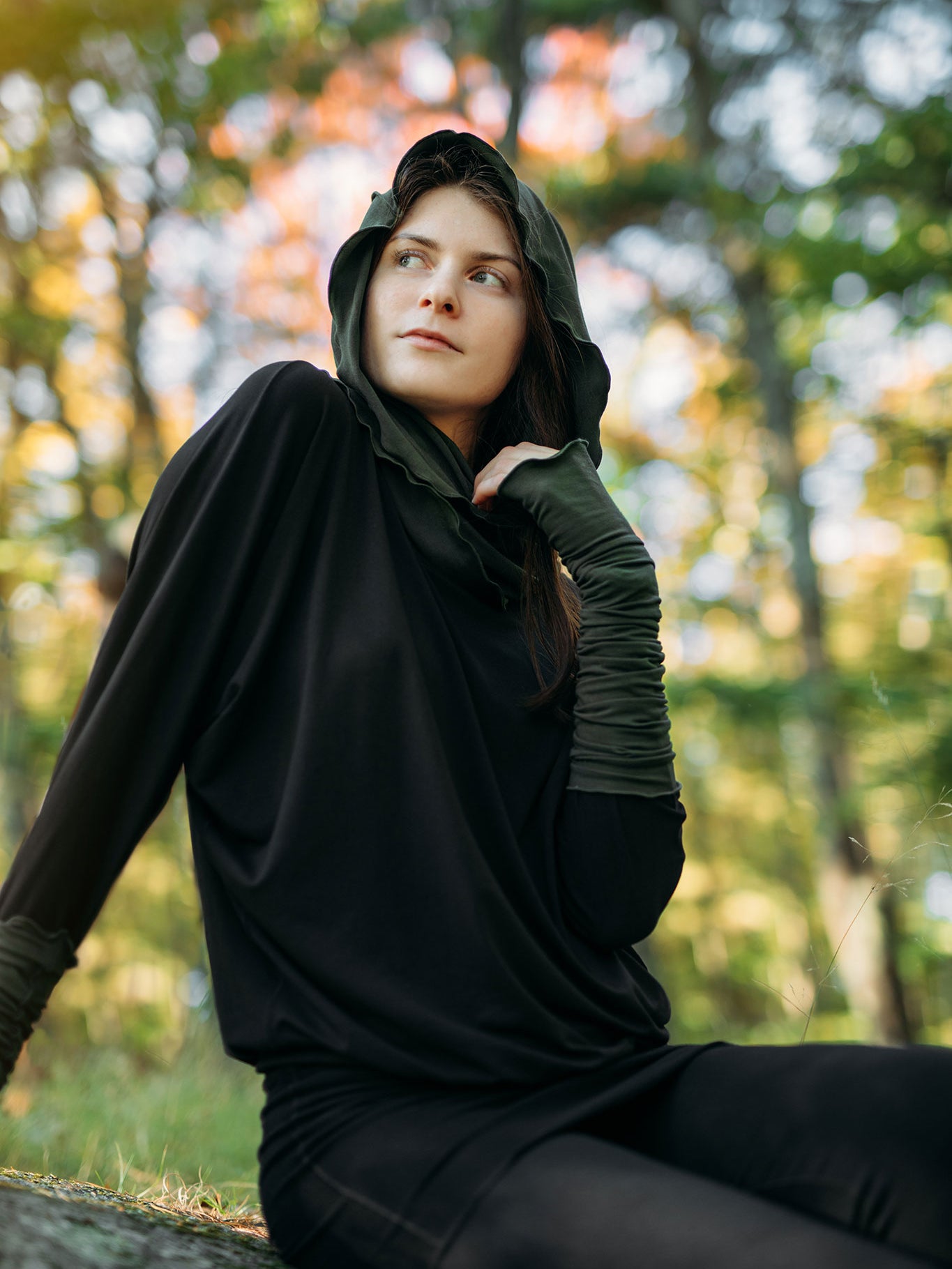 opera sleeves in fir with hourglass in fir and poptop in black