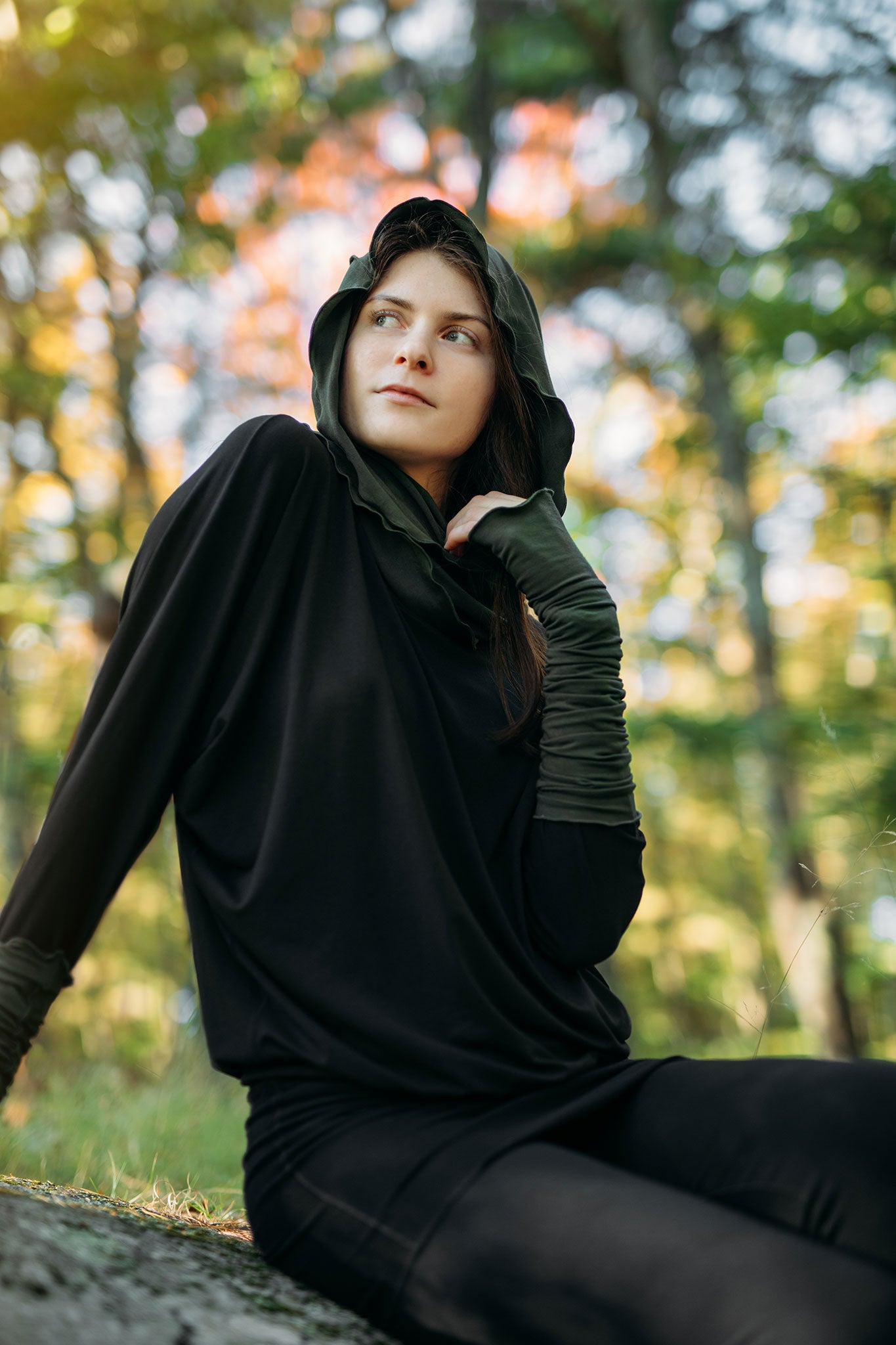 opera sleeves in fir with hourglass in fir and poptop in black